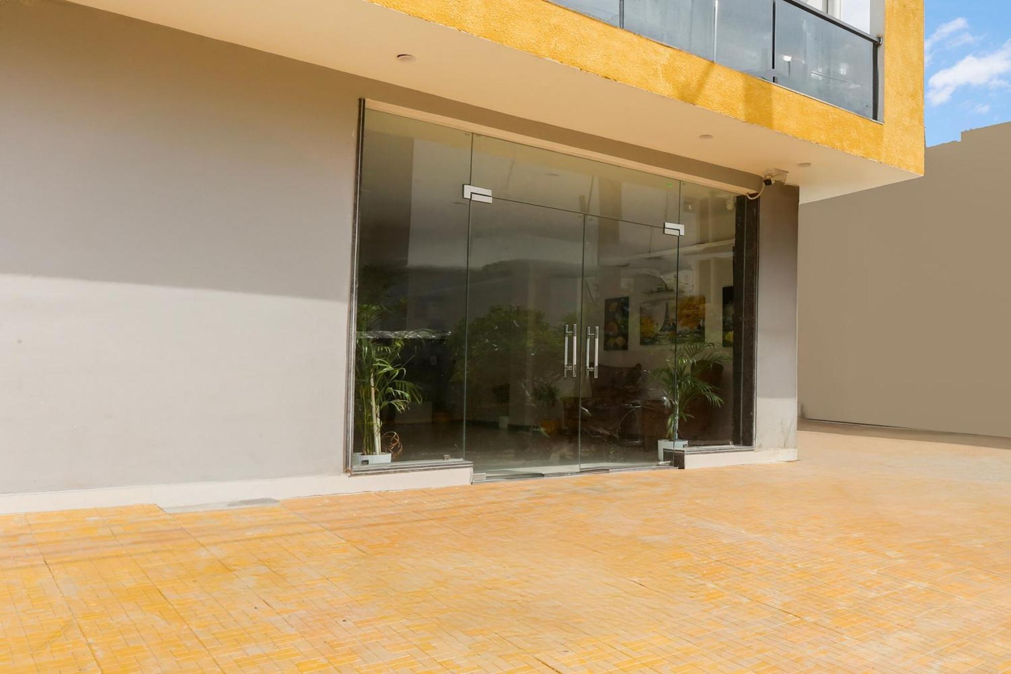 Super Townhouse Sector 69 Gurgaon Hotel Exterior photo