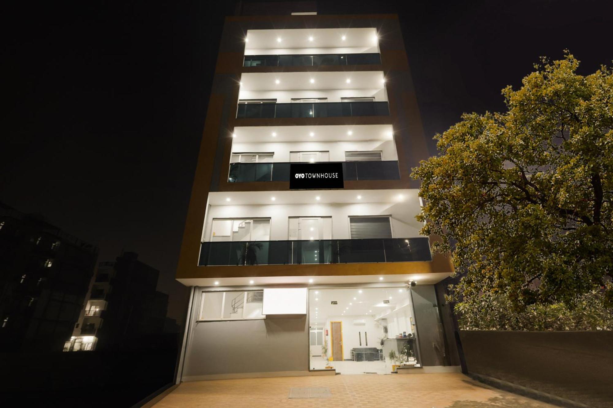 Super Townhouse Sector 69 Gurgaon Hotel Exterior photo