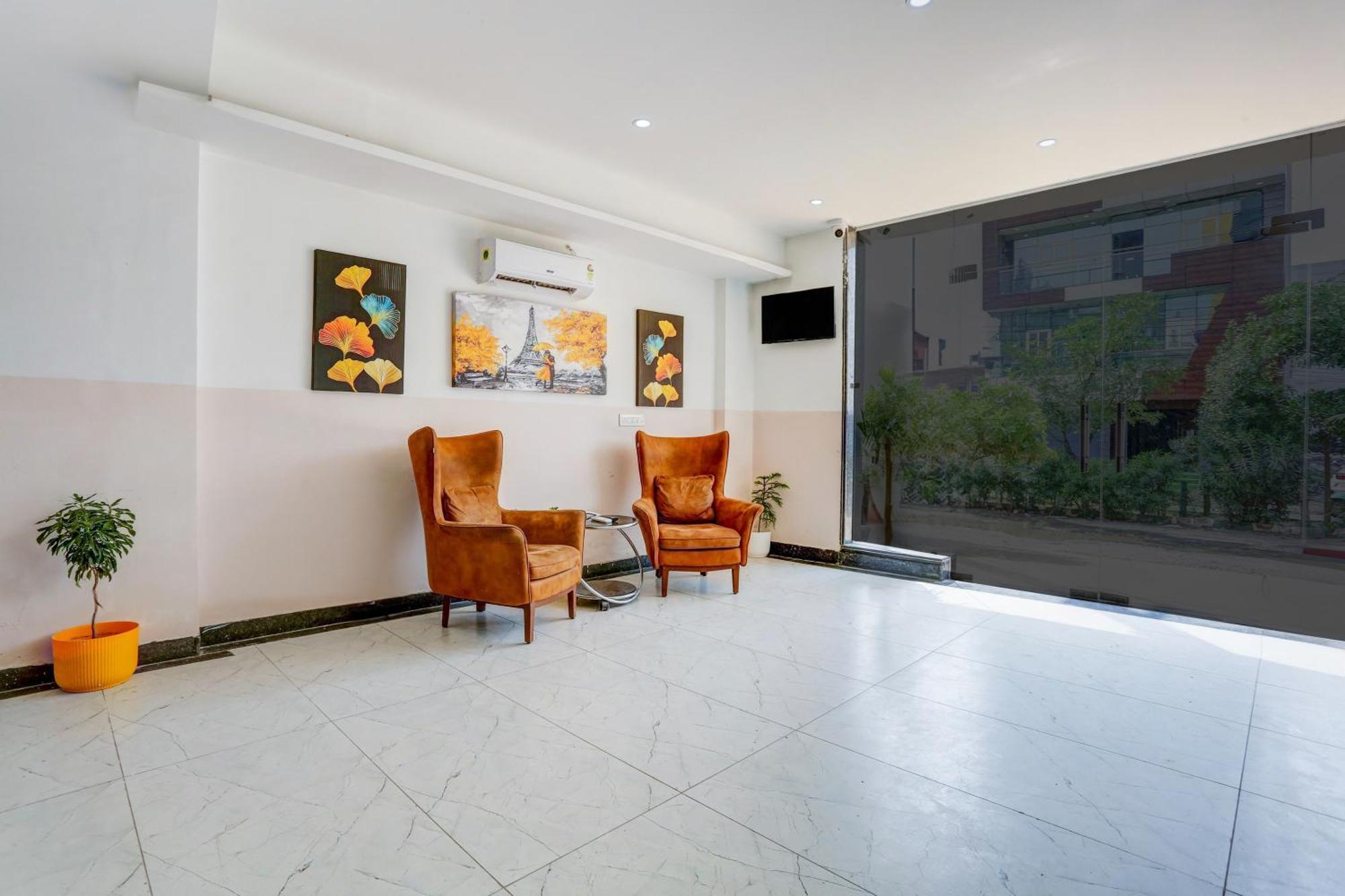 Super Townhouse Sector 69 Gurgaon Hotel Exterior photo