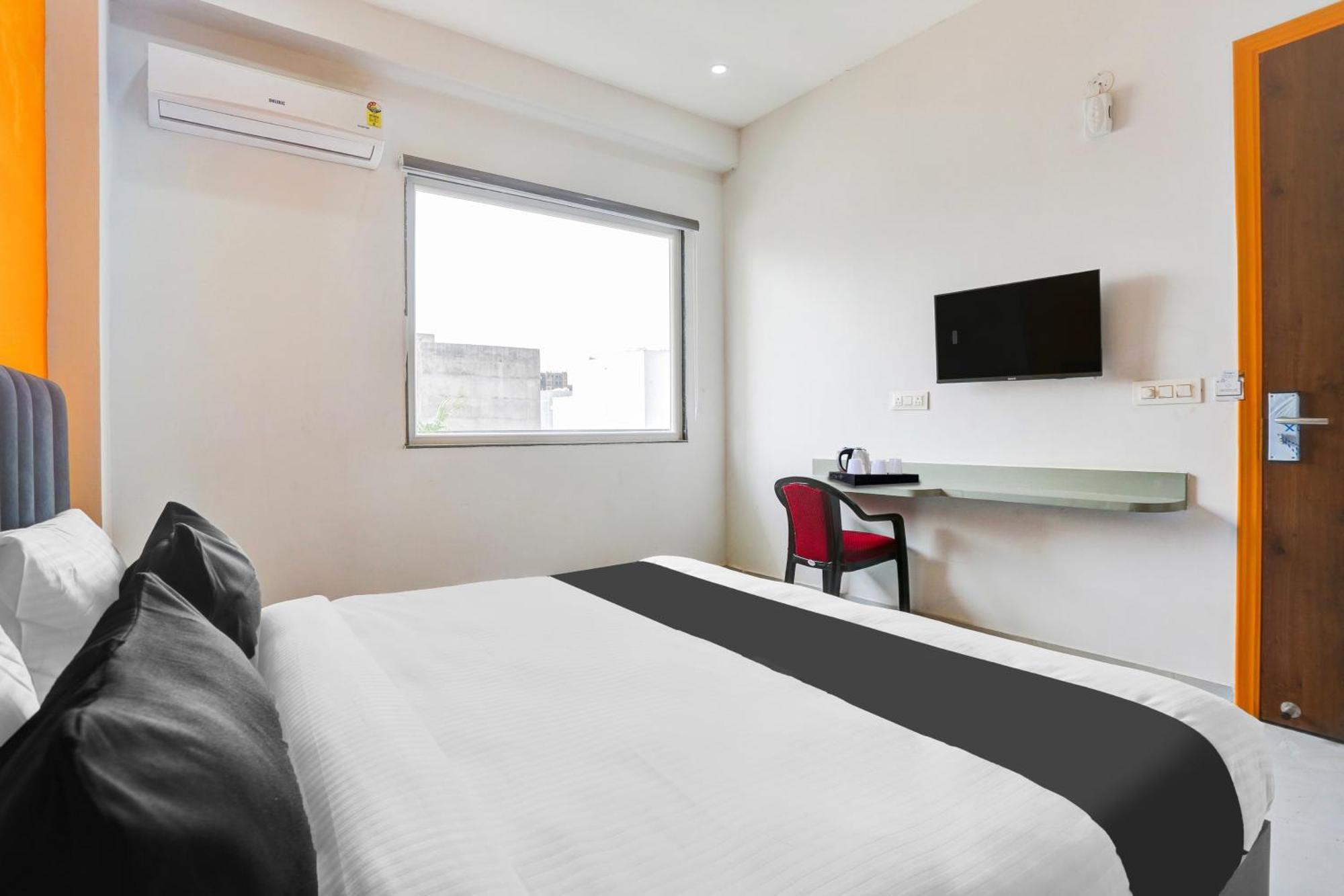 Super Townhouse Sector 69 Gurgaon Hotel Exterior photo