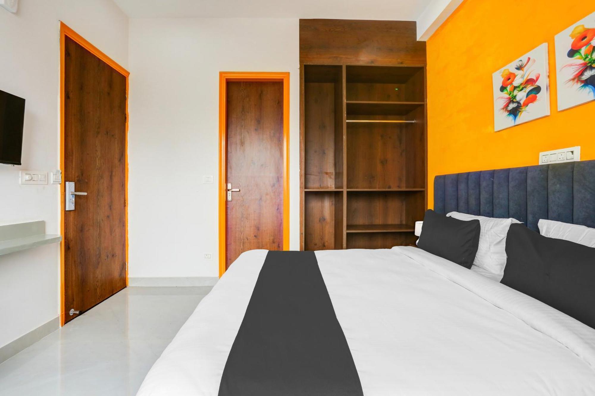 Super Townhouse Sector 69 Gurgaon Hotel Exterior photo